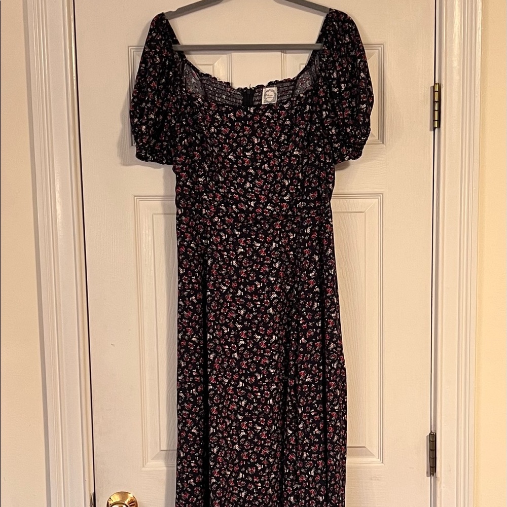 Francesca’s Ditsy Floral Midi Dress